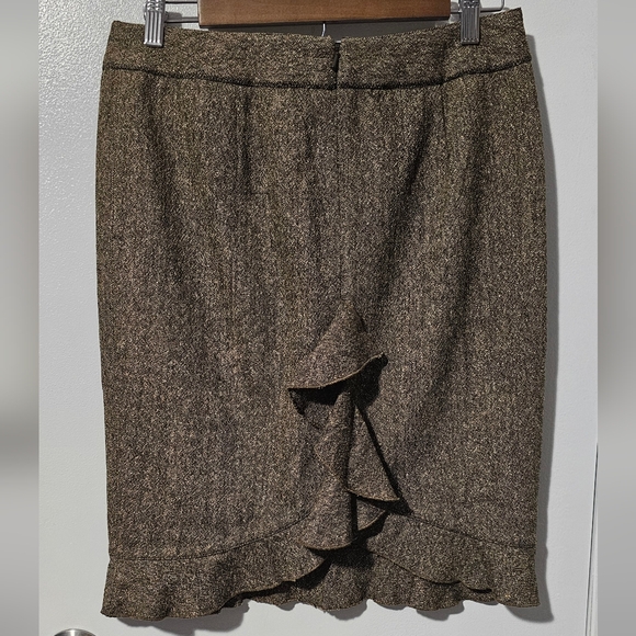 Club Monaco | Tweed Brown Ruffle-Hem Midi Skirt - Picture 2 of 6
